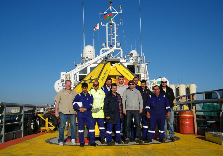 Seacor team with the Reflex Marine FROG-9 device in the Caspian Sea.