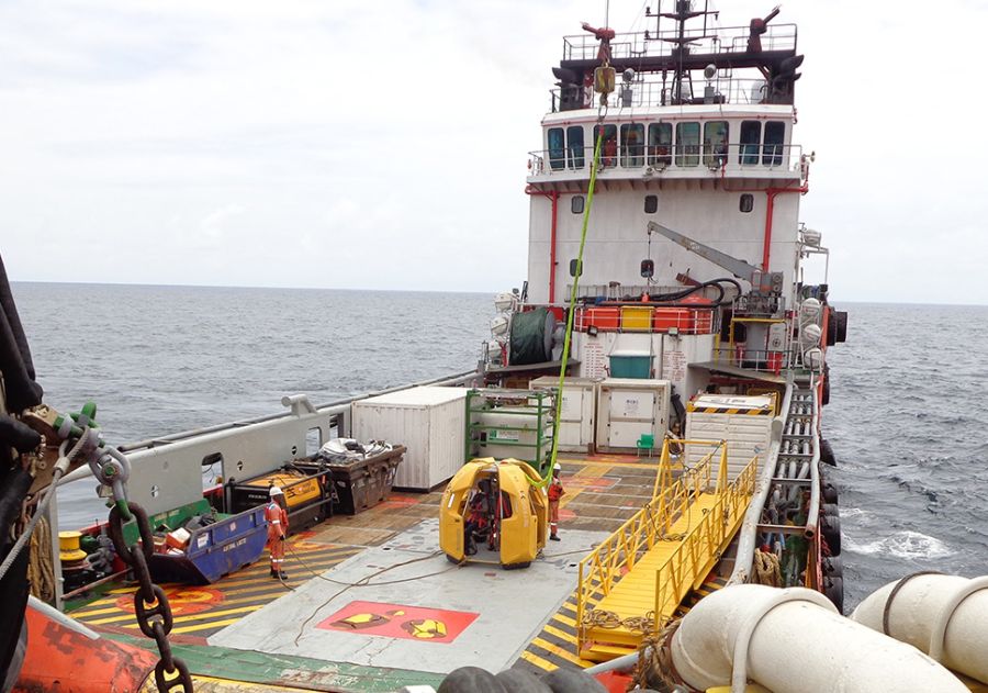 Reflex Marine FROG-XT4 lands on a ship.