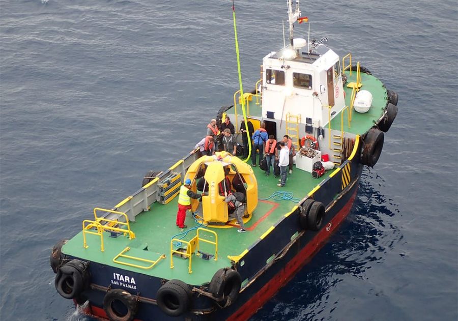 Stena Drilling personnel are lowered onto a waiting ship via Reflex Marine FROG XT.